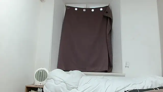 desirmiss1 online show from 11/18/25, 07:44