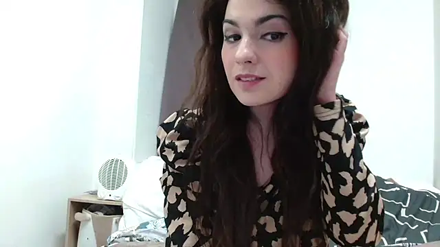 desirmiss1 online show from 12/18/25, 07:46