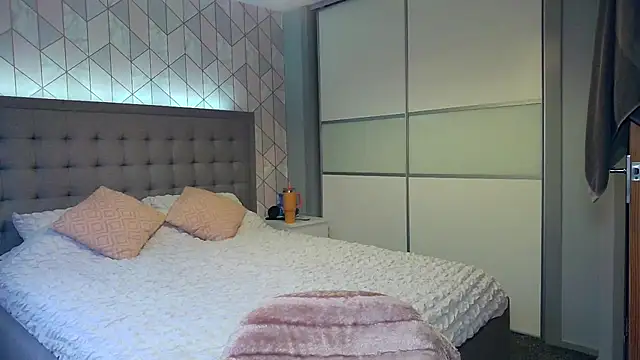 Snapshot of FluffyGalore chatting on 12/05/24, 12:50 FluffyGalore online show from 12/05/24, 12:50