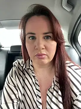 Snapshot of FluffyGalore chatting on 01/12/25, 12:33 FluffyGalore online show from 01/12/25, 12:33