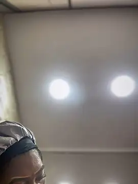 Tayra Siny online show from 10/05/25, 01:24