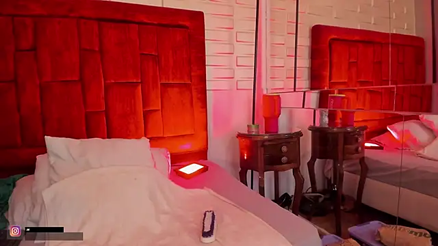 Tayra Siny online show from 09/26/25, 04:08