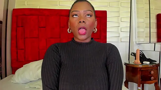 Tayra Siny online show from 10/03/25, 04:47