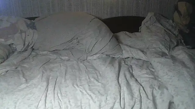 Snapshot of Alma_Evelynne chatting on 06/15/26, 11:04 Alma Evelynne online show from 06/15/26, 11:04