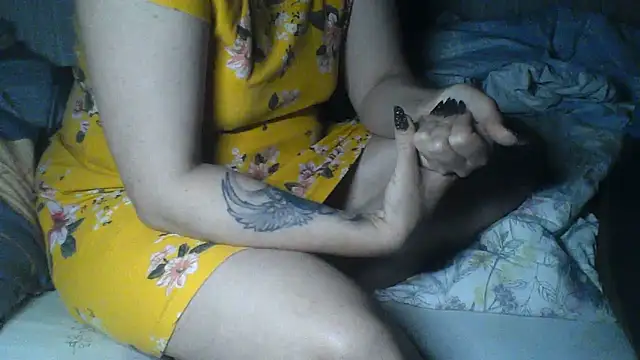 Snapshot of Alma_Evelynne chatting on 06/14/26, 10:44 Alma Evelynne online show from 06/14/26, 10:44