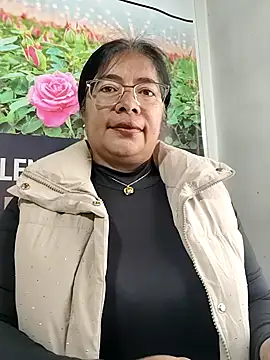   valentina18 online show from 03/19/26, 12:49