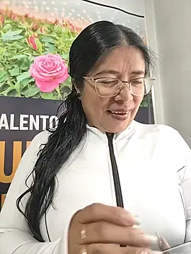   valentina18 online show from 03/20/26, 01:01