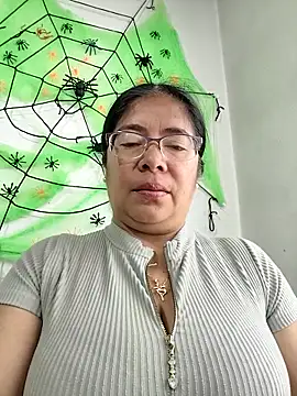 Snapshot of __valentina18 chatting on 10/07/25, 01:01   valentina18 online show from 10/07/25, 01:01