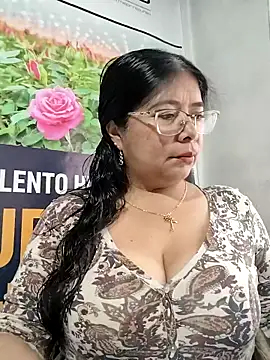   valentina18 online show from 04/29/26, 01:15
