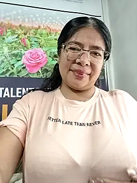   valentina18 online show from 05/04/26, 12:41