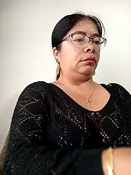 Snapshot of __valentina18 chatting on 09/10/25, 01:10   valentina18 online show from 09/10/25, 01:10