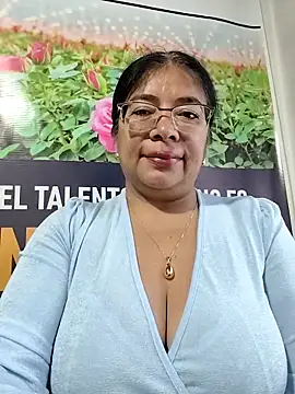   valentina18 online show from 05/07/26, 12:08