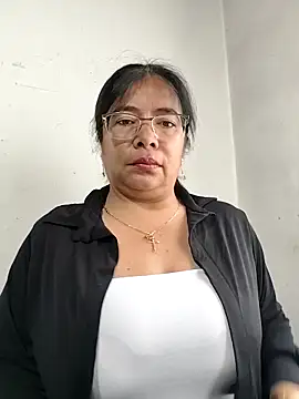   valentina18 online show from 04/19/26, 01:12