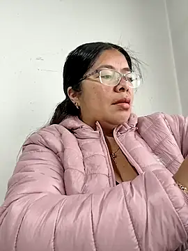 Snapshot of __valentina18 chatting on 10/03/25, 01:12   valentina18 online show from 10/03/25, 01:12