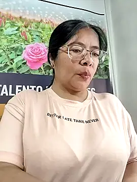   valentina18 online show from 05/26/26, 12:25