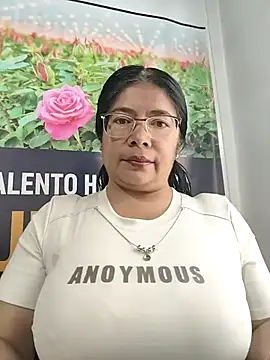   valentina18 online show from 04/05/26, 01:51