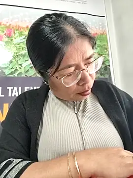 Snapshot of __valentina18 chatting on 02/24/26, 01:01 valentina18 online show from 02/24/26, 01:01