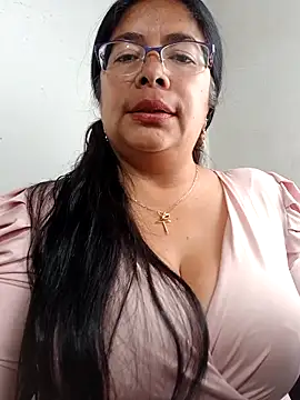 Snapshot of __valentina18 chatting on 02/23/25, 04:24   valentina18 online show from 02/23/25, 04:24