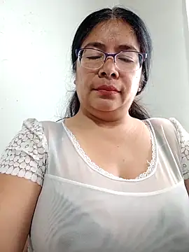 Snapshot of __valentina18 chatting on 02/25/25, 01:43   valentina18 online show from 02/25/25, 01:43