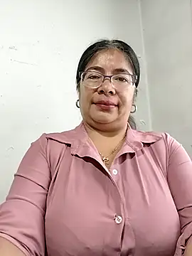   valentina18 online show from 10/28/25, 01:10