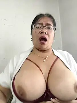   valentina18 online show from 12/15/25, 01:28