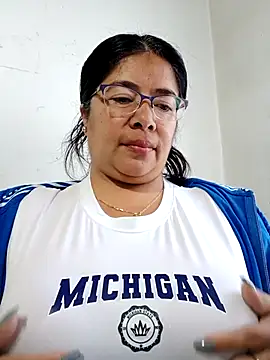 Snapshot of __valentina18 chatting on 02/21/25, 01:11   valentina18 online show from 02/21/25, 01:11