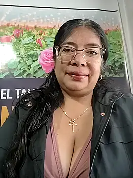   valentina18 online show from 05/15/26, 12:47