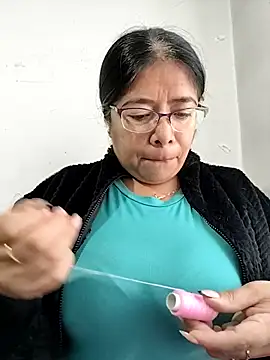   valentina18 online show from 12/01/25, 01:01