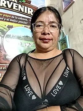   valentina18 online show from 03/23/26, 01:33