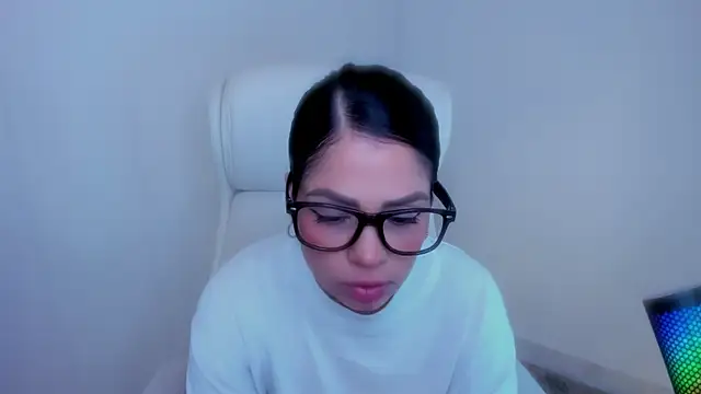 dominique 21 online show from 07/10/26, 11:27
