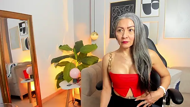  Nicoletteshea  online show from 05/16/26, 08:41