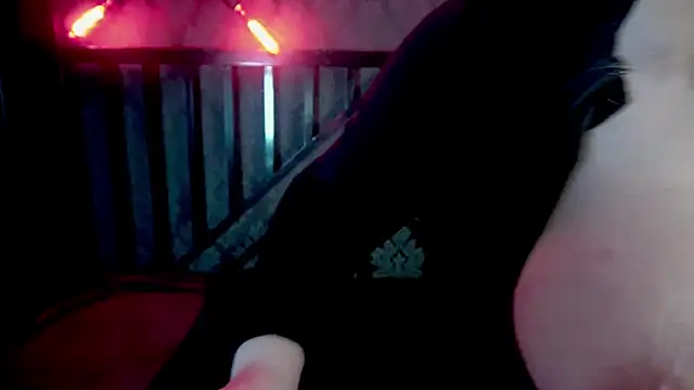 Snapshot of Tinker_Belll chatting on 11/28/25, 07:58 Tinker Belll online show from 11/28/25, 07:58