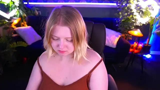 Snapshot of Tinker_Belll chatting on 03/14/25, 01:05 Tinker Belll online show from 03/14/25, 01:05