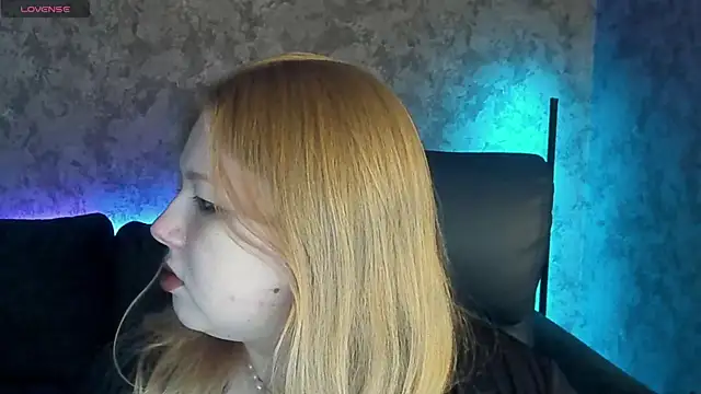 Snapshot of Tinker_Belll chatting on 03/31/26, 12:51 Tinker Belll online show from 03/31/26, 12:51