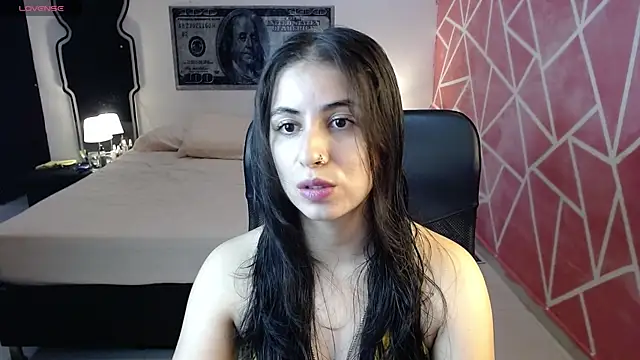 Snapshot of valentina_angel chatting on 10/31/25, 02:30 valentina angel online show from 10/31/25, 02:30