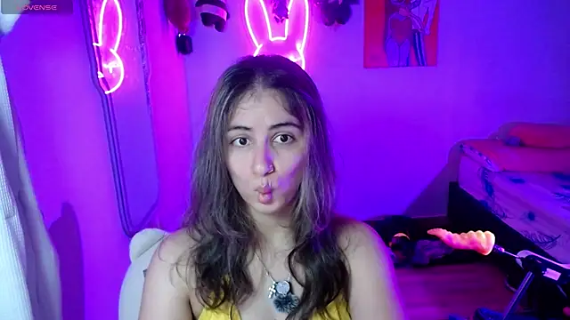 Snapshot of valentina_angel chatting on 06/12/26, 03:59 valentina angel online show from 06/12/26, 03:59