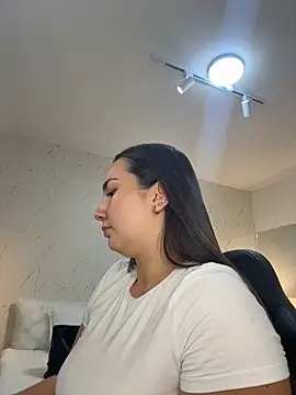 Snapshot of ava_blue chatting on 06/19/26, 07:09 ava blue online show from 06/19/26, 07:09
