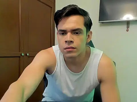 Snapshot of Lucian_Gomez_ chatting on 10/07/25, 06:09 Lucian Gomez online show from 10/07/25, 06:09
