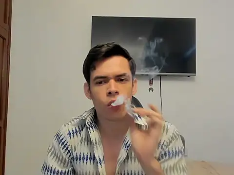 Snapshot of Lucian_Gomez_ chatting on 10/16/25, 07:11 Lucian Gomez online show from 10/16/25, 07:11