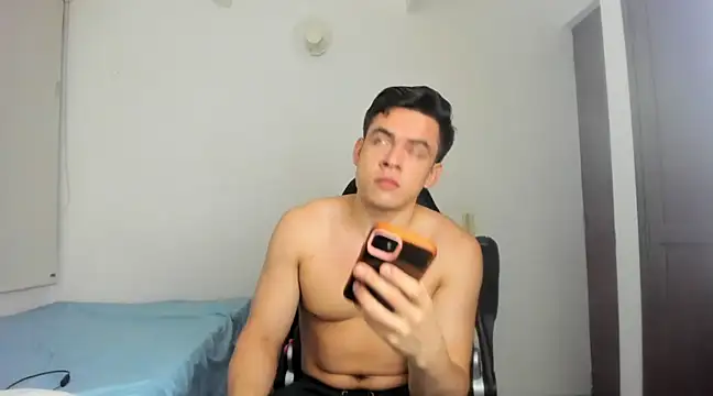 Snapshot of Lucian_Gomez_ chatting on 01/11/25, 03:55 Lucian Gomez online show from 01/11/25, 03:55