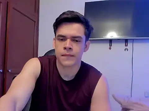 Snapshot of Lucian_Gomez_ chatting on 10/04/25, 01:56 Lucian Gomez online show from 10/04/25, 01:56
