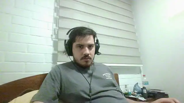 hung weeb online show from 04/01/26, 03:19