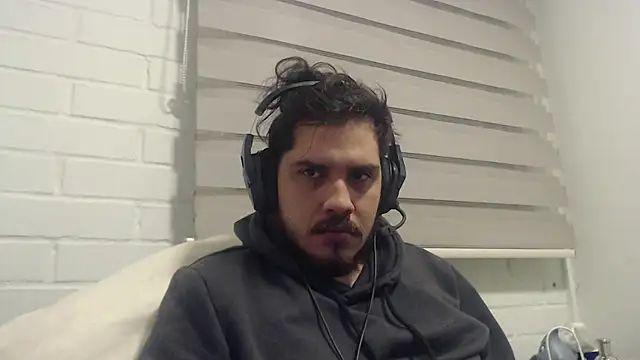 hung weeb online show from 04/10/26, 02:40