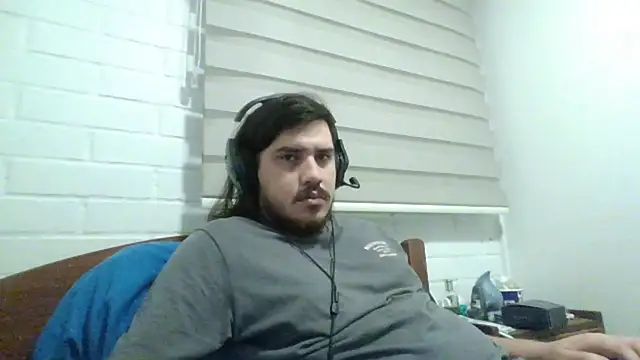 hung weeb online show from 04/04/26, 01:23