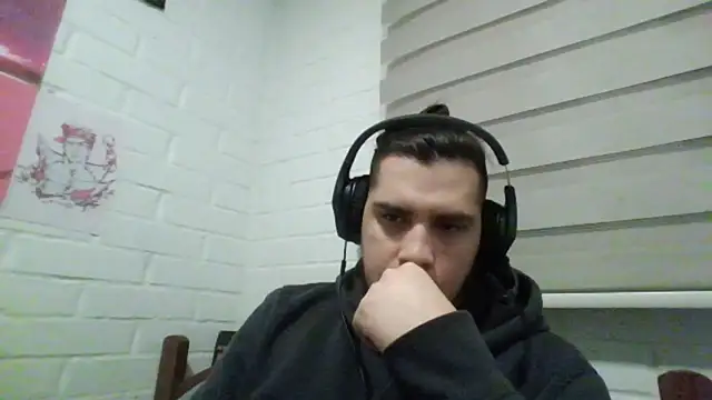 hung weeb online show from 11/01/25, 01:01