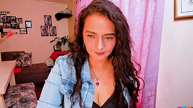 emma luxy online show from 01/15/26, 09:51