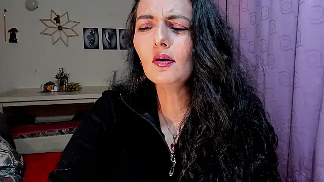 emma luxy online show from 04/08/26, 05:09