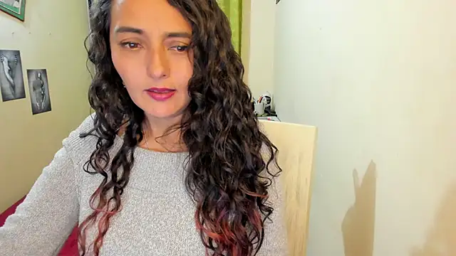 emma luxy online show from 01/03/25, 06:00