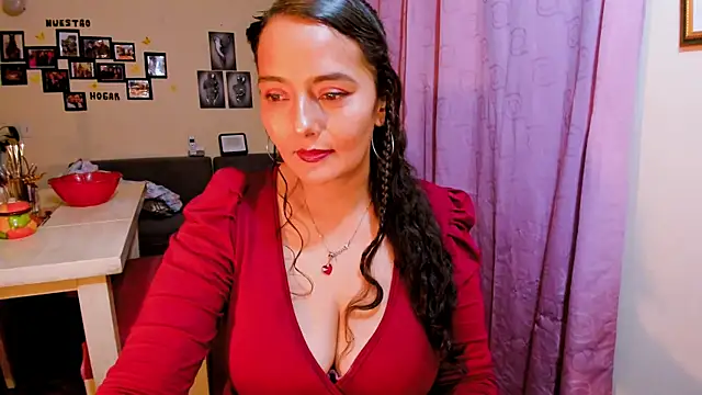 emma luxy online show from 02/25/26, 04:45