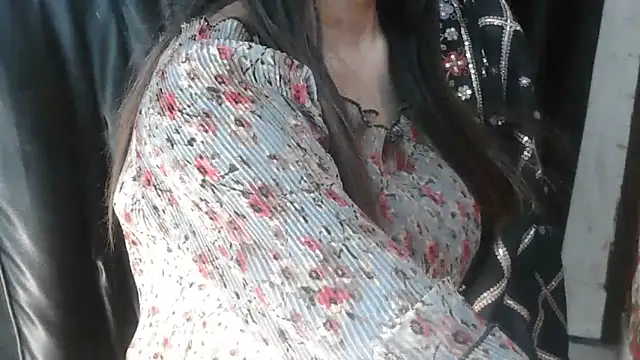 Snapshot of JannatDoll1 chatting on 02/24/25, 04:15 JannatDoll1 online show from 02/24/25, 04:15